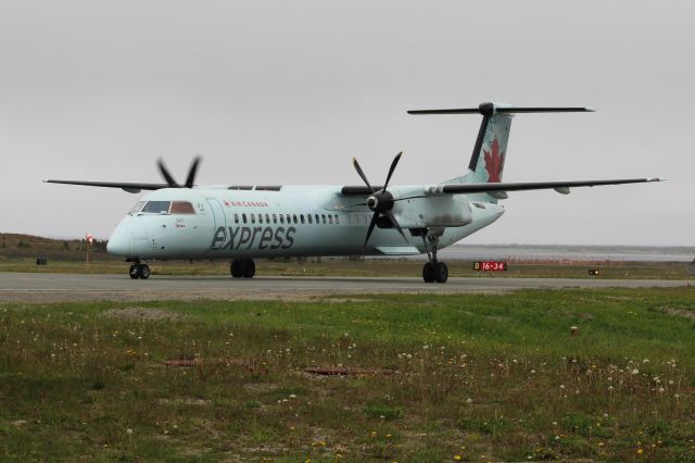 de Havilland Dash 8-400 (C-GGBF)