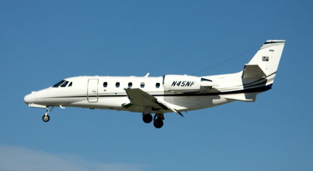 Cessna Citation V (N45NF) - Landing 30L, 03-01-2015