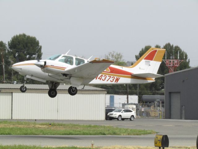 Beechcraft 55 Baron (N4373W) - Taking off RWY 24