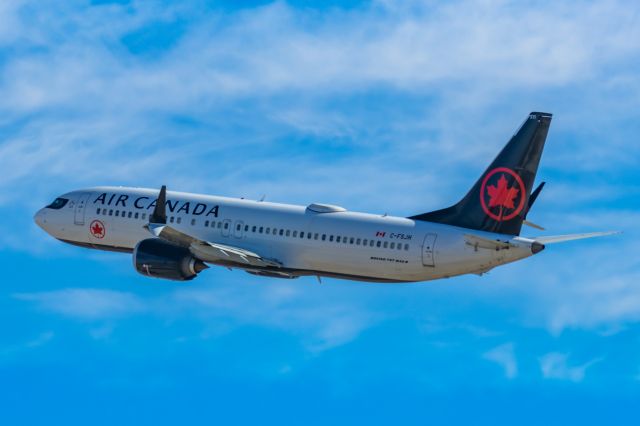 Boeing 737 MAX 8 (C-FSJH) - An Air Canada 737 MAX 8 taking off from PHX on 2/11/23 during the Super Bowl rush. Taken with a Canon R7 and Canon EF 100-400 II L lens.