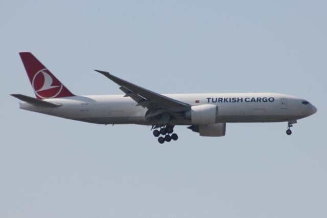 BOEING 777-200LR (TC-LJL)