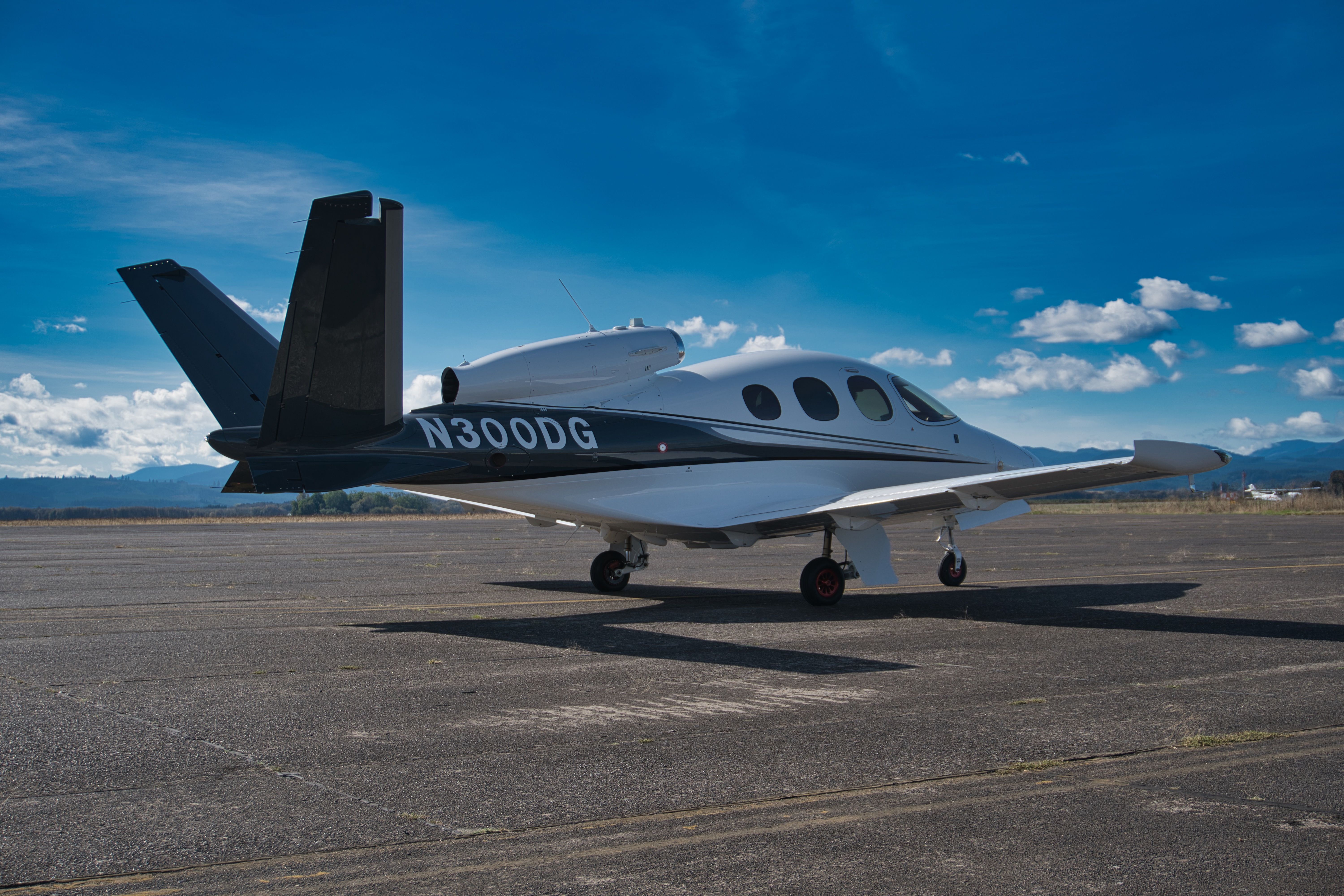 Cirrus Vision SF50 (N300DG)