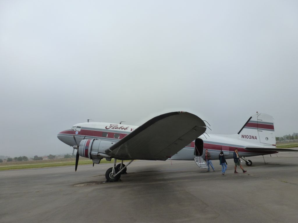 Douglas DC-3 (N103NA)