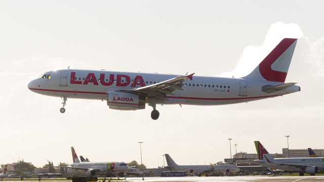 Airbus A320 (9H-LOZ)