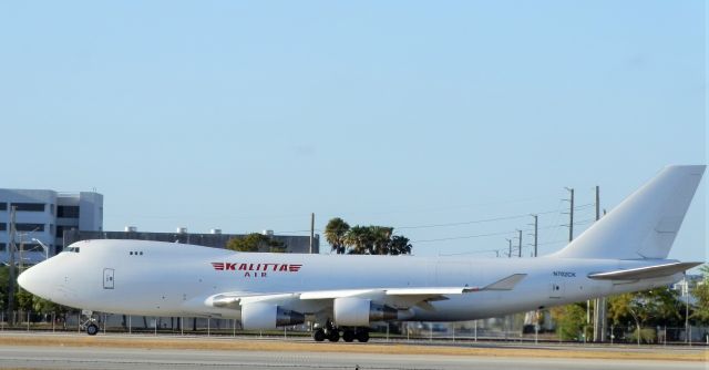 Boeing 747-400 (N702CK)