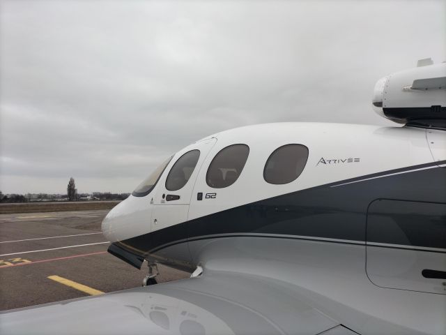 Cirrus Vision SF50 (N578BA)