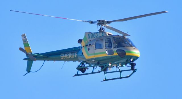 Eurocopter AS-350 AStar (N962LA)