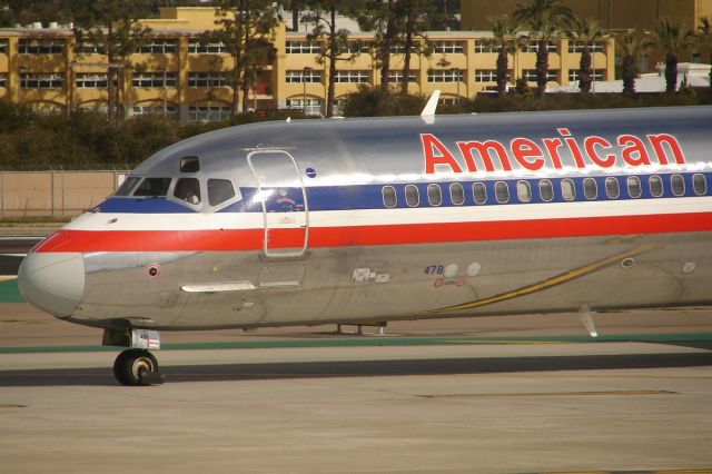 McDonnell Douglas MD-82 (N478AA)