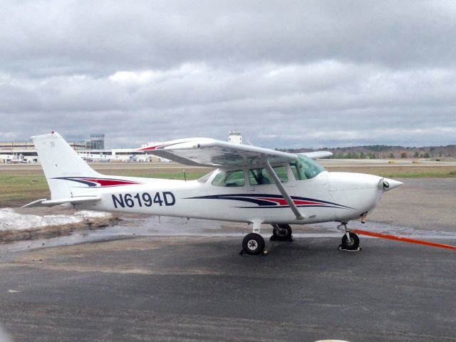 Cessna Skyhawk (N6194D)