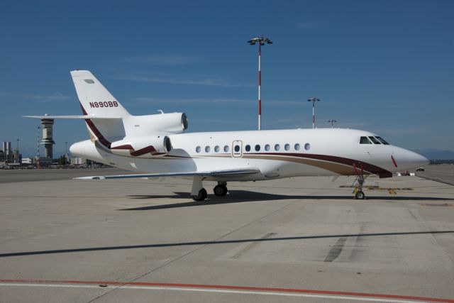 Dassault Falcon 900 (N890BB)