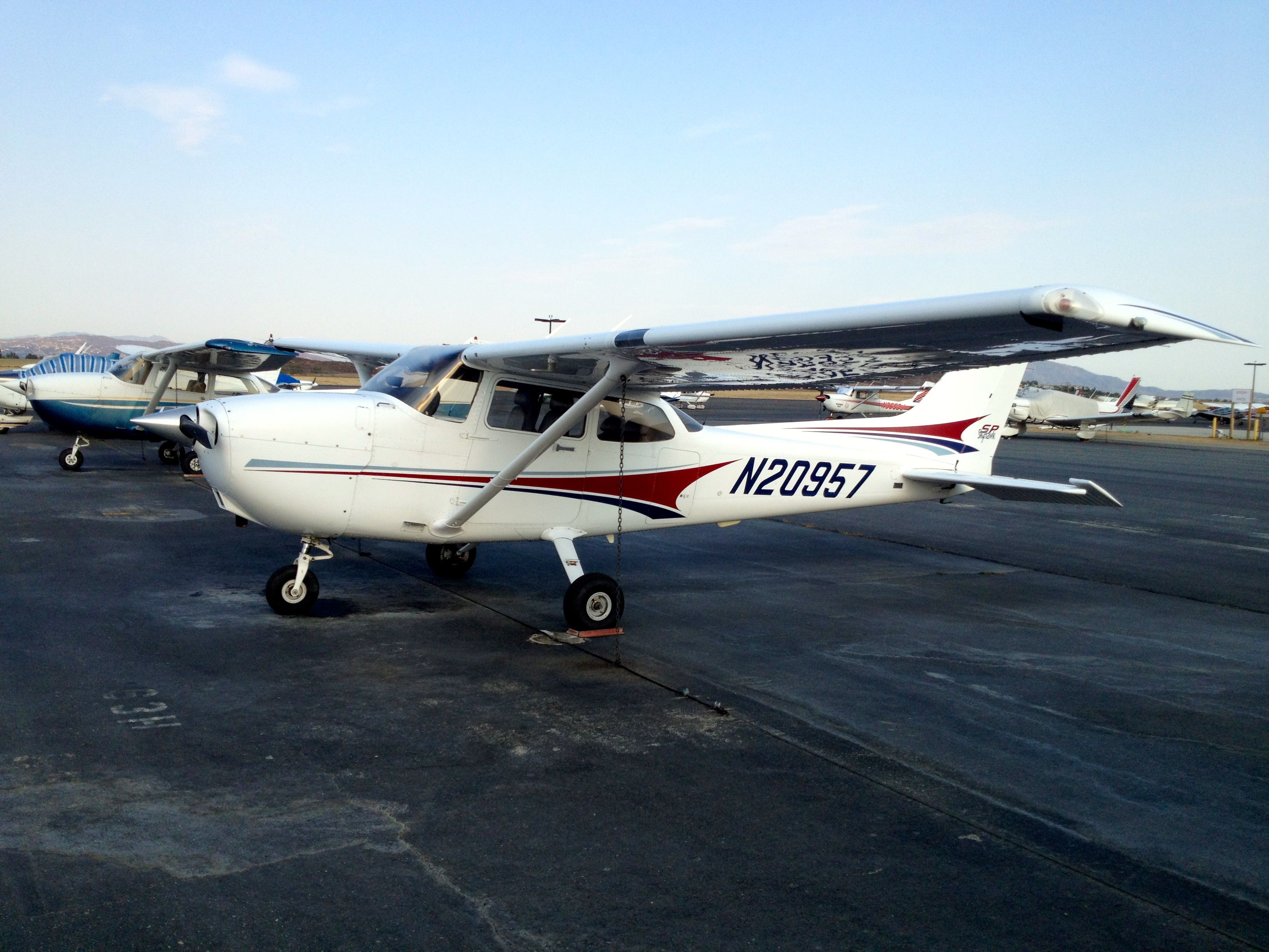 Cessna Skyhawk (N20957) - EFI Flight School 172