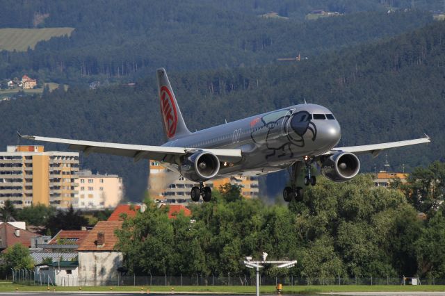 Airbus A320 (OE-LEA)