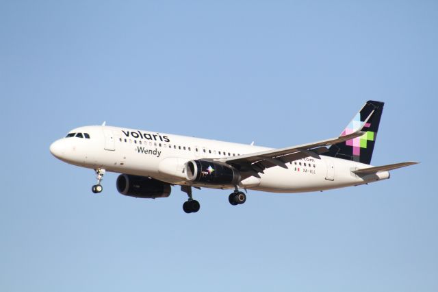 Airbus A320 (XA-VLL) - FINAL APPROACH 27 MMTJ