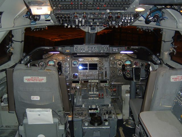 Boeing 747-200 (N629US) - April 17, 2004