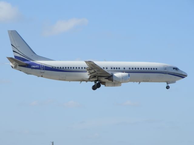 BOEING 737-400 (N801TJ)