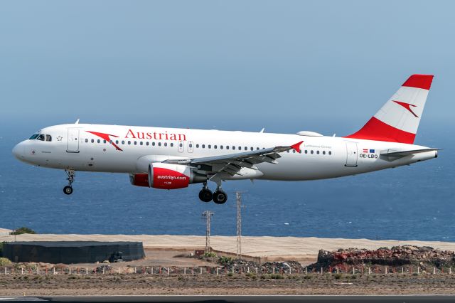 Airbus A320 (OE-LBQ)