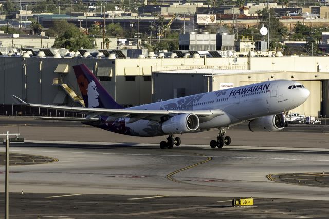 Airbus A330-200 (N391HA)