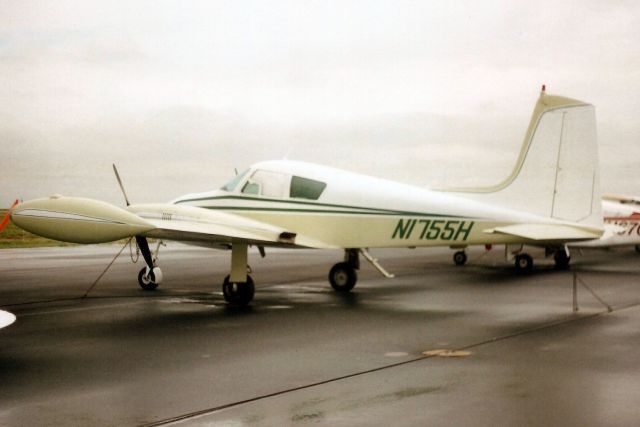 Cessna 310 (N1755H) - Seen here on 2-May-99.br /br /Written off 9-Jan-11 at KWJF.