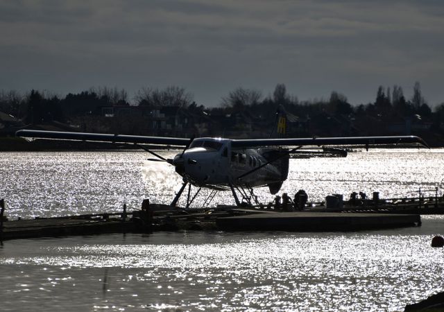 De Havilland Canada DHC-3 Otter (C-FHAX)