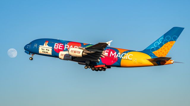 Airbus A380-800 (A6-EOT)