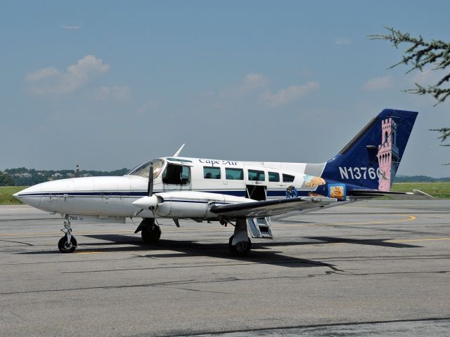 Cessna 402 (N1376G) - Parked