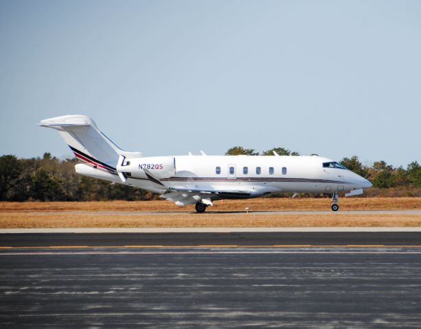 Canadair Challenger 350 (N782QS)