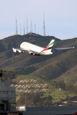 Airbus A380-800 (A6-EEU)