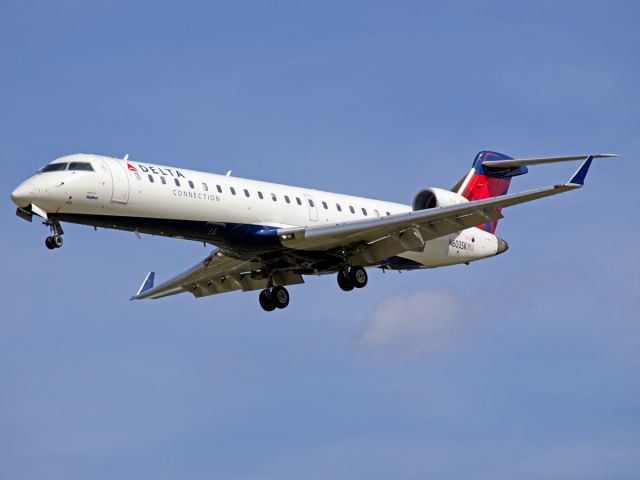 Canadair Regional Jet CRJ-700 (N603SK) - Spotting at CYWG / Winnipeg.