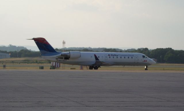 Canadair Challenger (N976EV)