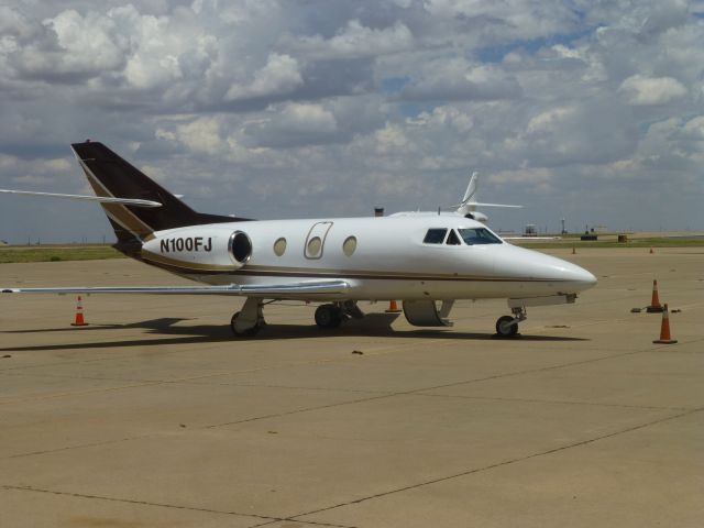 Dassault Falcon 10 (N100FJ)