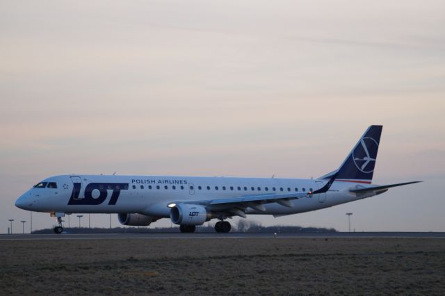 Boeing 737-500 (SP-LNF)