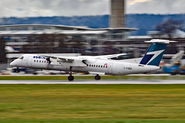 de Havilland Dash 8-400 (C-FOEN)