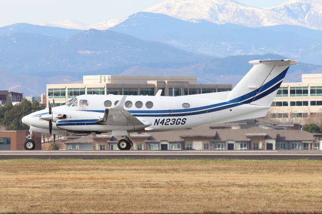 Beechcraft Super King Air 200 (N423GS) - Departing KAPA 11-05-2023, owned by BELVEDERE AVIATION LLC (CENTENNIAL CO)