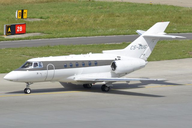 Hawker 800 (CS-DUG)