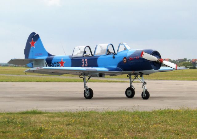 YAKOVLEV Yak-52 (LY-BGP)