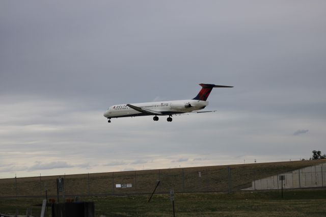 McDonnell Douglas MD-88 (N972DL)