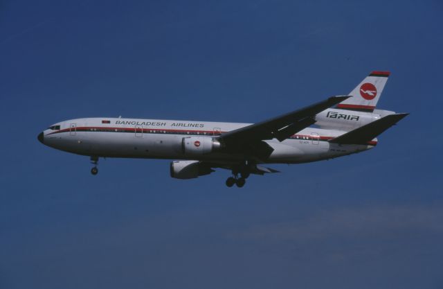 McDonnell Douglas DC-10 (S2-ACR)