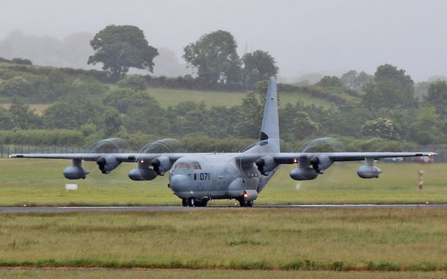 Lockheed C-130 Hercules (16-8071) - usm kc-130j 168071 dep shannon 13/6/16.