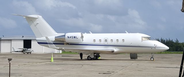 Canadair Challenger (N45WL)