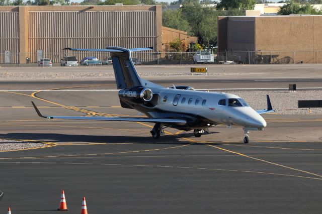 Embraer Phenom 300 (C-GEMB)