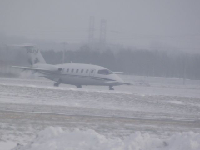 Piaggio P.180 Avanti (C-GLEM)