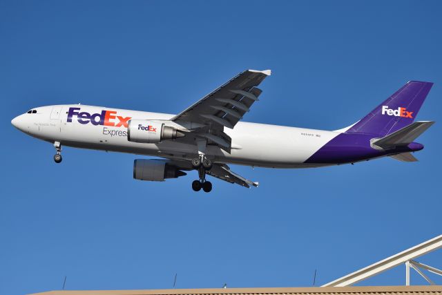 Airbus A300F4-600 (N654FE) - 23-L 01-19-21