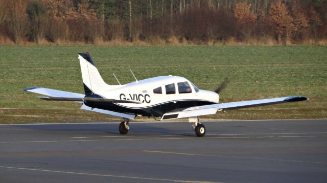 Piper Cherokee (G-VICC)