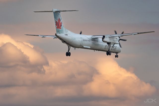 de Havilland Dash 8-400 (C-GJZC)