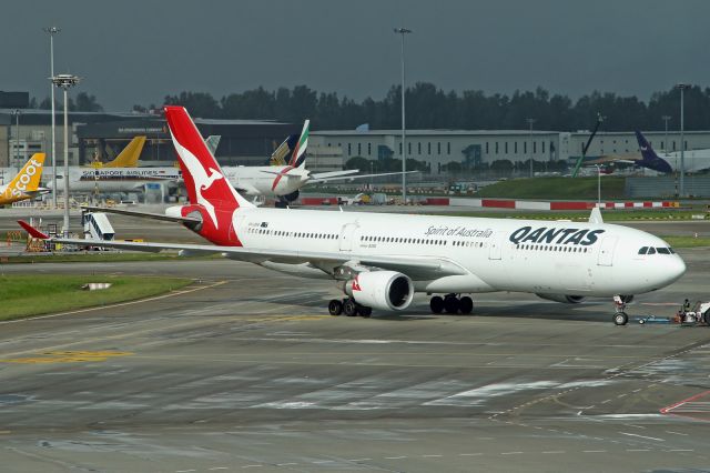 Airbus A330-300 (VH-QPB)