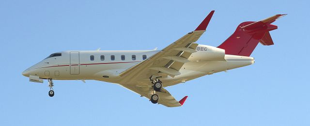 Canadair Challenger 350 (N98EC)