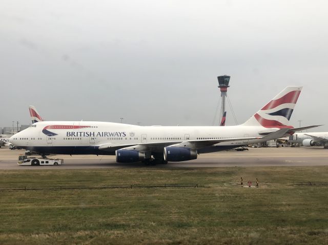 Boeing 747-400 (G-CIVX) - Boeing 747-400 of British Airways taxiing to gate at London Heathrow Airport.