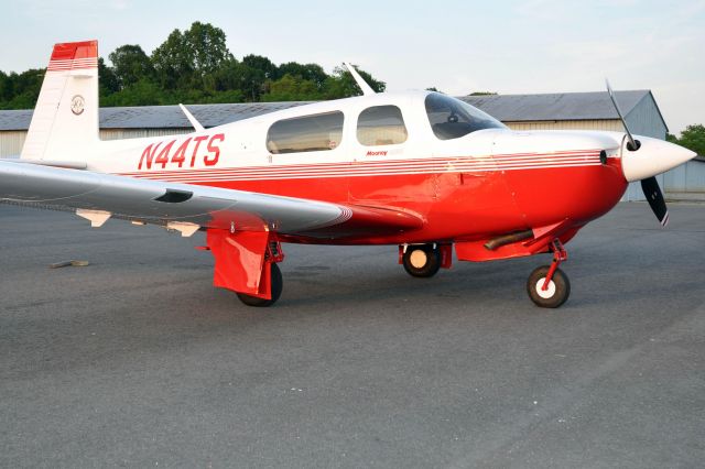 Mooney M-20 (N44TS)