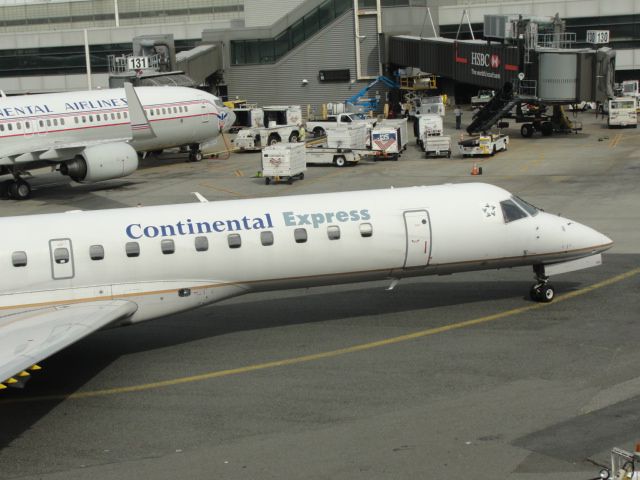 Embraer ERJ-145 (N48901)