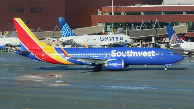 Boeing 737 MAX 8 (N8819L)